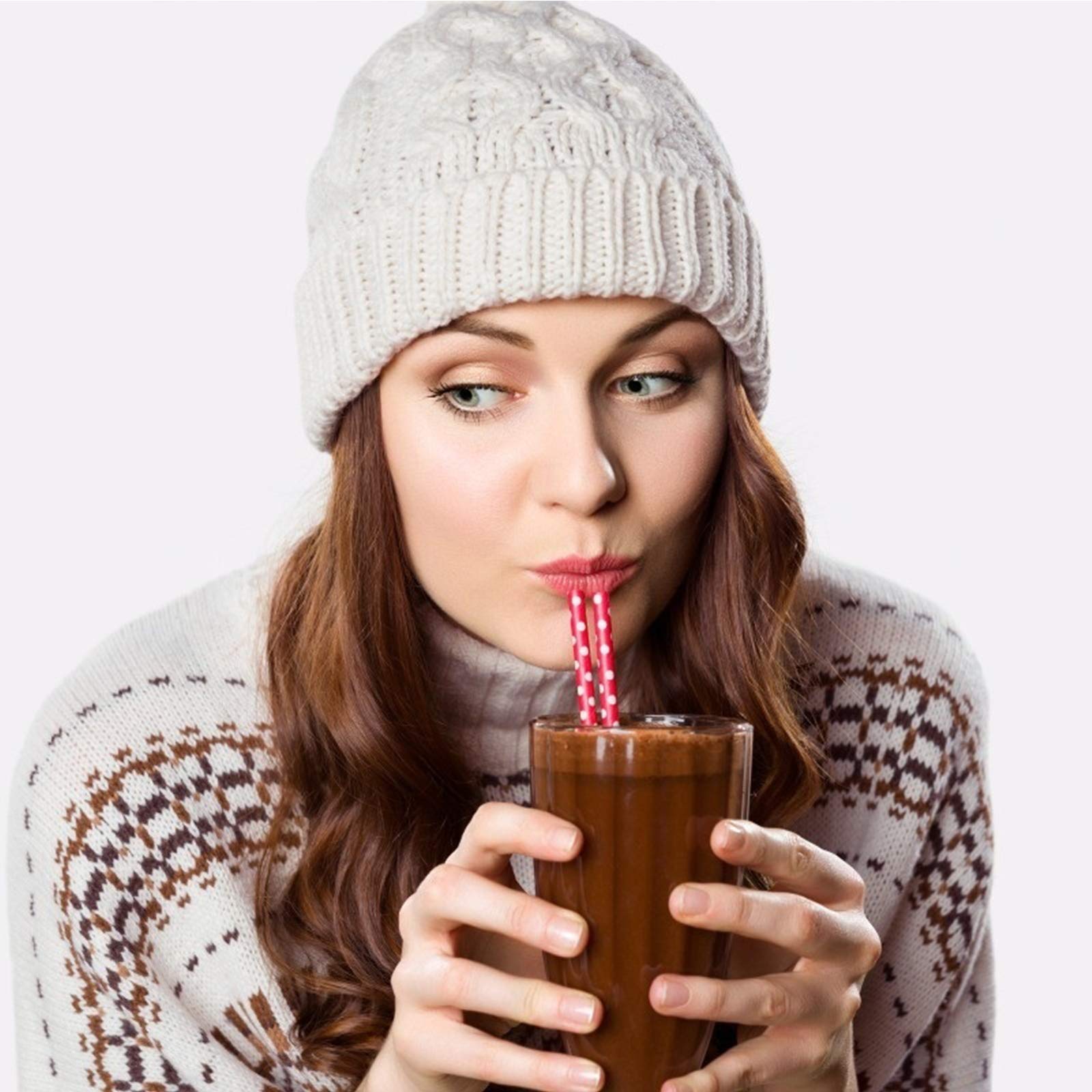 PATAZOK 200pcs Christmas Paper Straws Biodegradable Drinking Straws Disposable Red and Green Paper Straws Colorful Straws for Xmas Party Celebration Cocktail Decorations