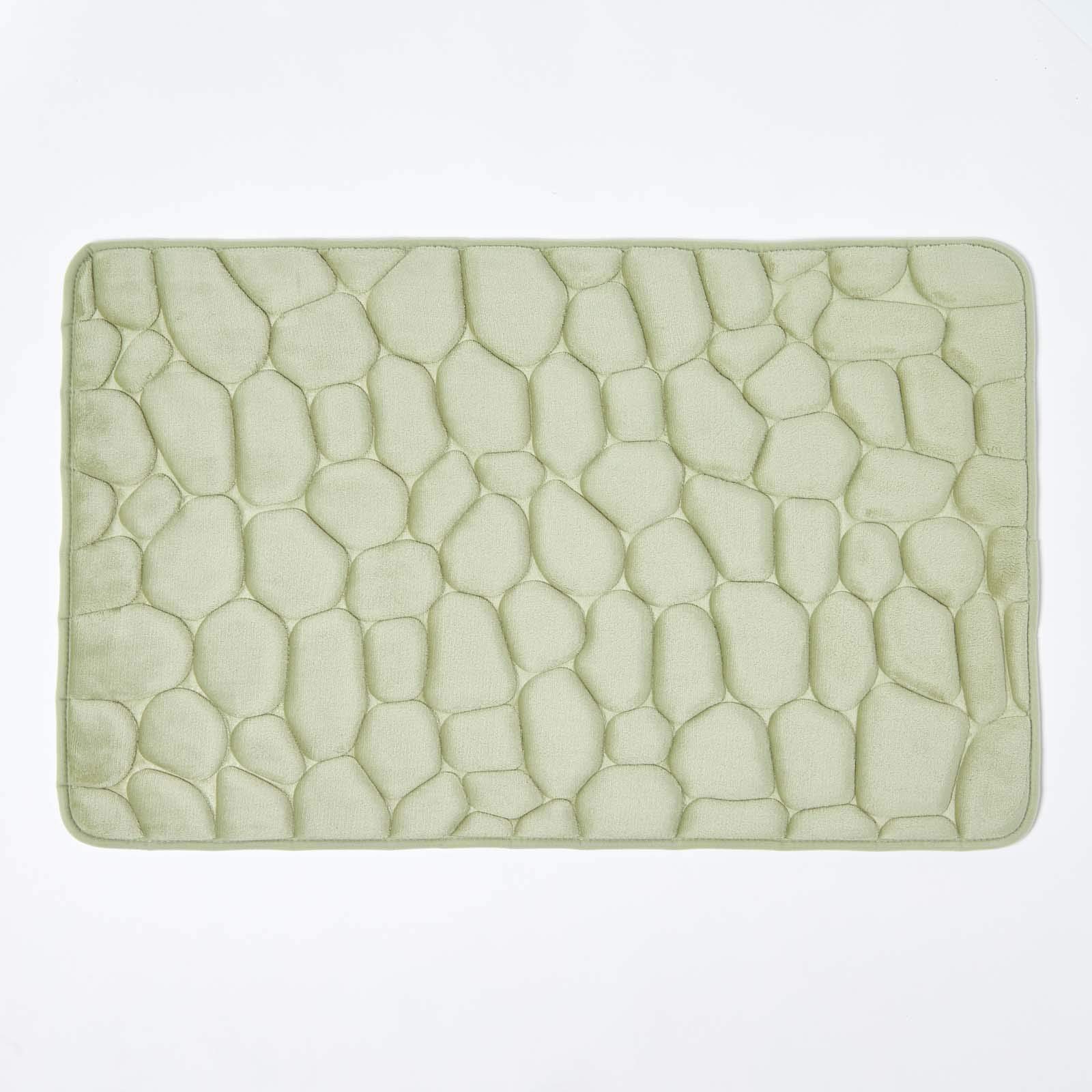 HOMESCAPES Memory Foam Sage Green Bath Mat Non Slip Full Size 50 x 80 cm Pebble Design Soft Velvet Surface Anti Slip Rubber Backing Machine Washable Shower Mat