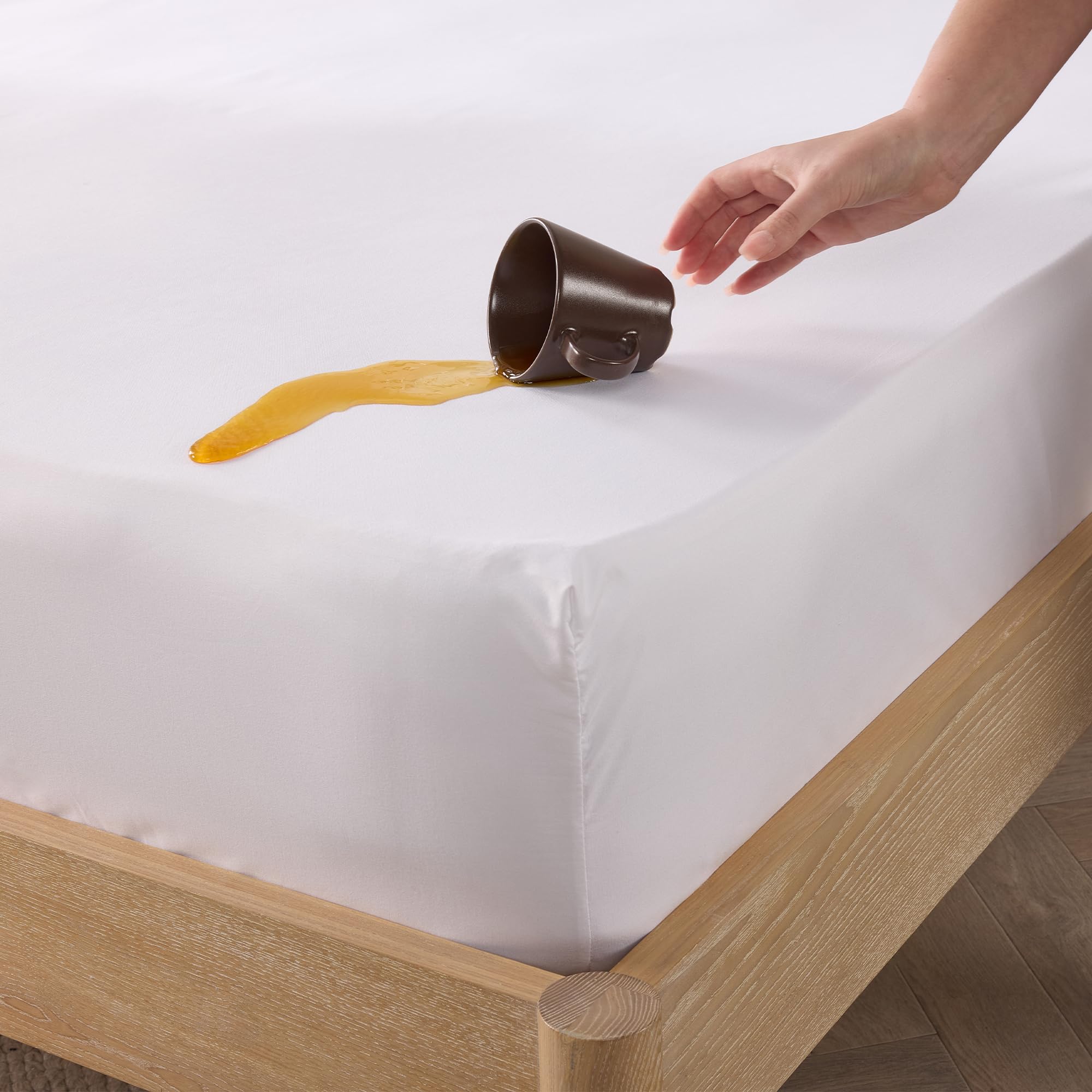 Slumberdown Waterproof Mattress Protector Single Bed - Super Absorbent to Protect from Spills, 30cm Deep Fitted Skirt, Soft Touch Breathable Cover - Machine Washable, Non-Allergenic (90 x 190cm)