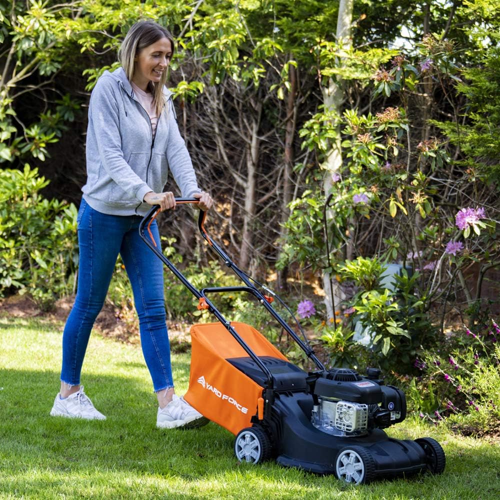 Yard Force 40 cm Hand Push Petrol Lawnmower with 125cc Briggs and Stratton 300 Engine GMB40 - Image 4