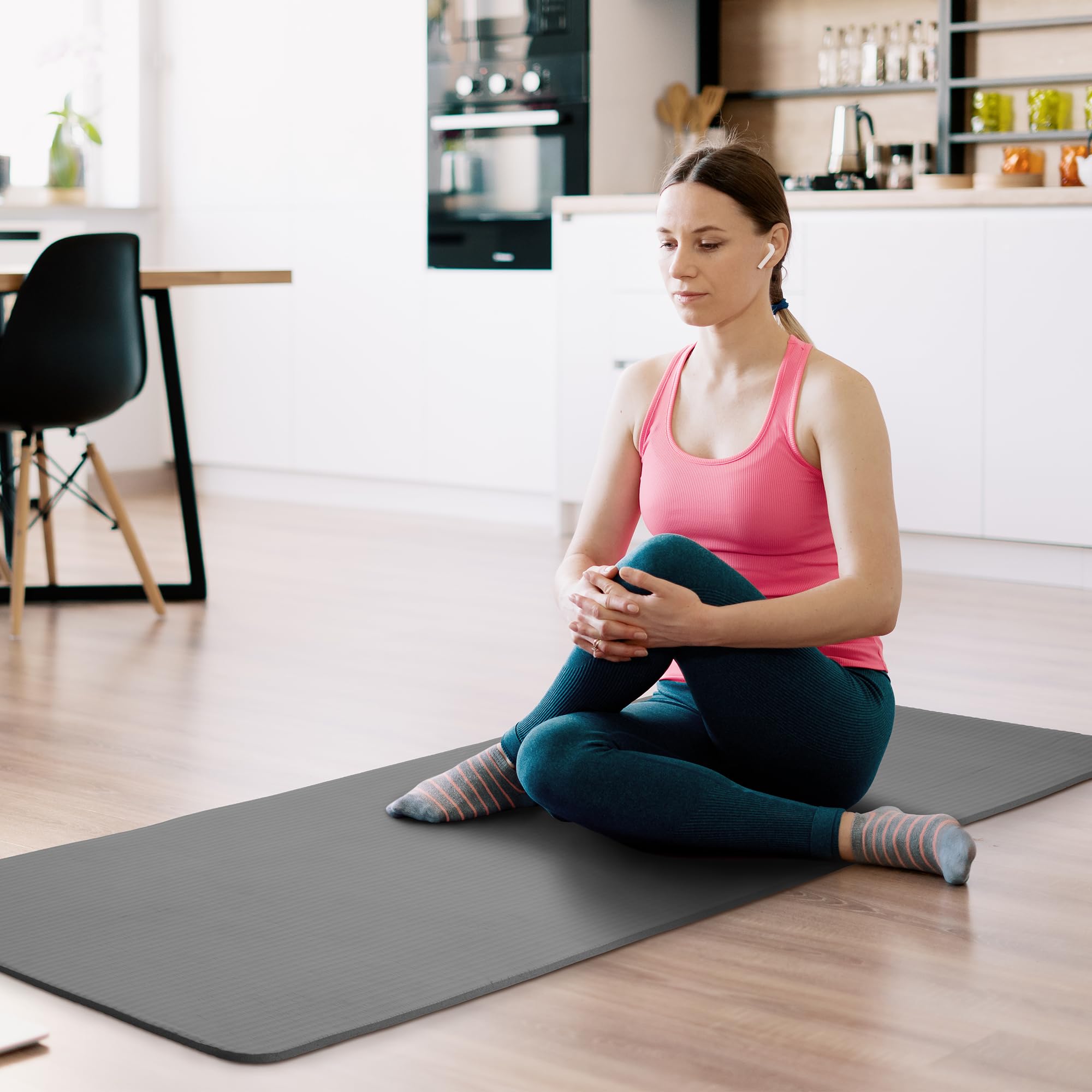 Fitvids Yoga Mat, 1/2-Inch Extra Thick High Density Exercise Mat, Anti-Tear Exercise Yoga Mat with Carrying Strap, Suitable for Various Yoga Exercises