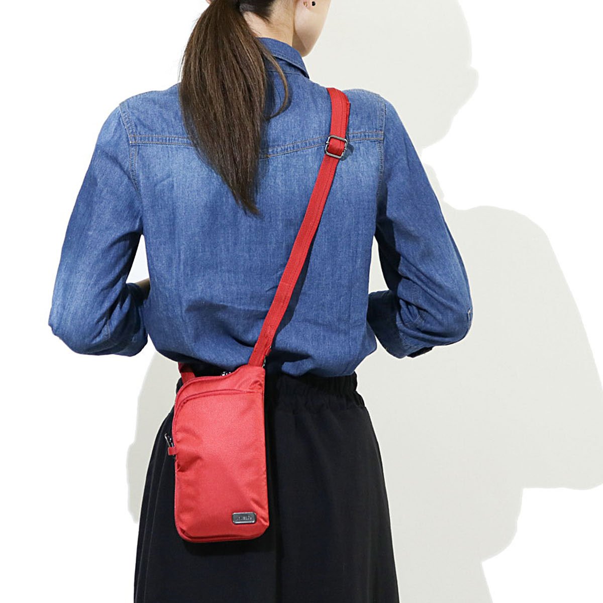 Pacsafe Daysafe Tech Crossbody Everyday AntiTheft Tech Crossbody Bag