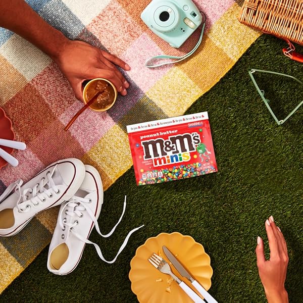 M&M’S MINIS PEANUT BUTTER MILK CHOCOLATE SUMMER CANDY BULK SUMMER SNACKS, SHARING SIZE, 8.6 OZ RESEALABLE BAG