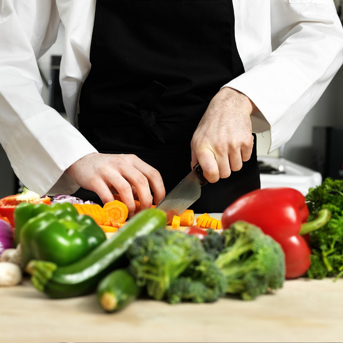 Jespekerere Apron with Pockets Black Cooking Bib Apron for Chefs Men Women on Kitchen Studio Restaurant 1 PCS 60x70CM (23.6 x 27.6 inch)