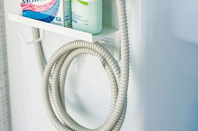 Amazon 山崎実業 Yamazaki ホースホルダー付き 洗濯機横 マグネット ラック ホワイト 約w28xd12xh18 5cm プレート 給水 ホースが収納できる ランドリーサイドラック 4771 フック オンライン通販