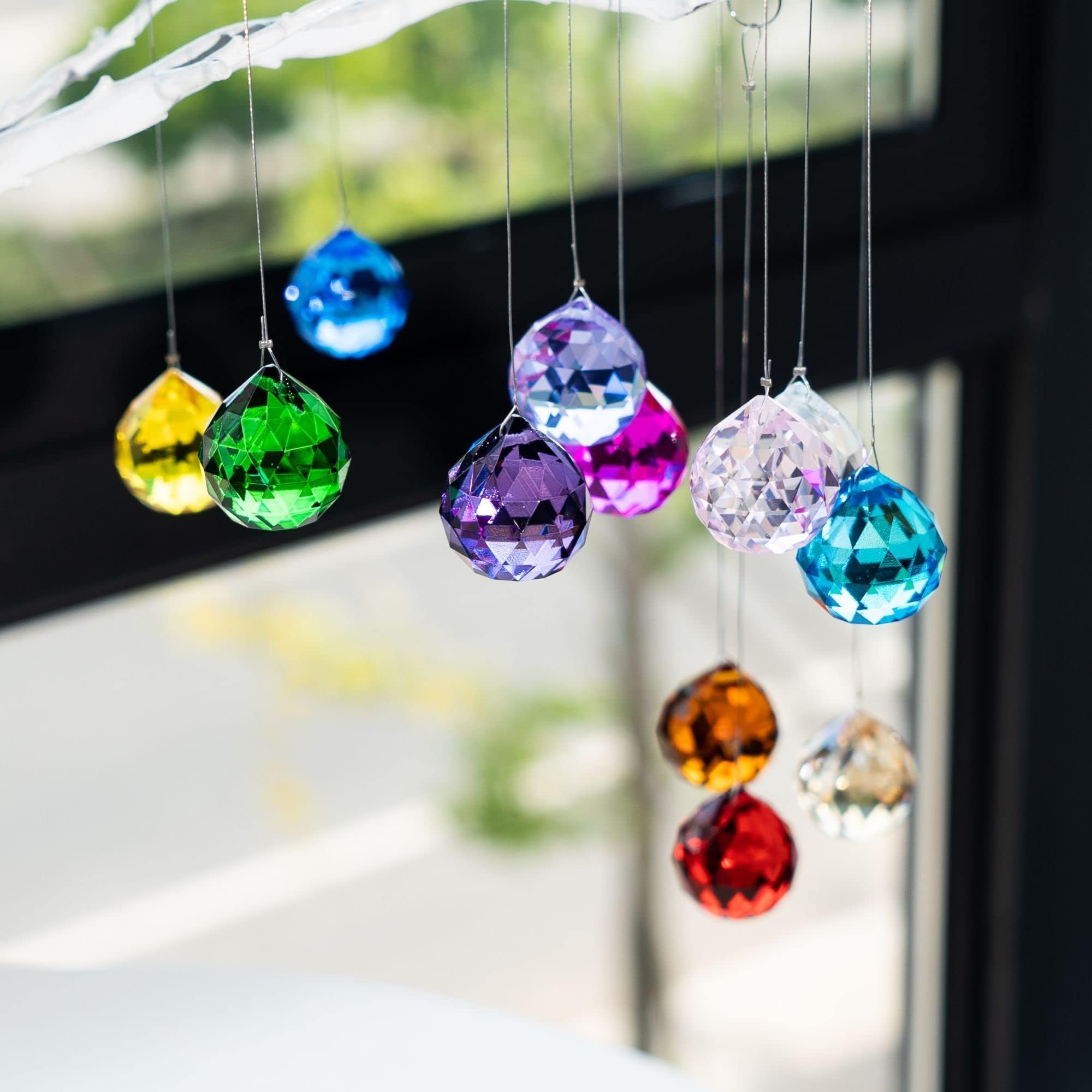 HDCRYSTALGIFTS 15pcs Crystal Ball Prism Sun Catchers For Window 30mm Handmade Feng Shui Faceted Crystals Suncatchers Indoor Outdoor Garden Decor Rainbow Maker Hanging (Multi-Color)