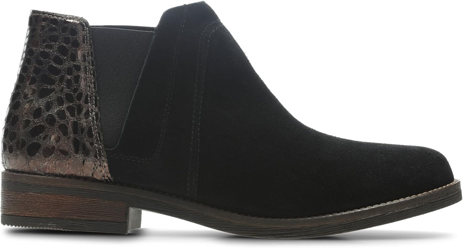 clarks demi beat black suede