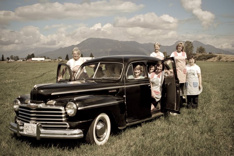 Mennonite Girls Can Cook: Celebrations eBook: Lovella
