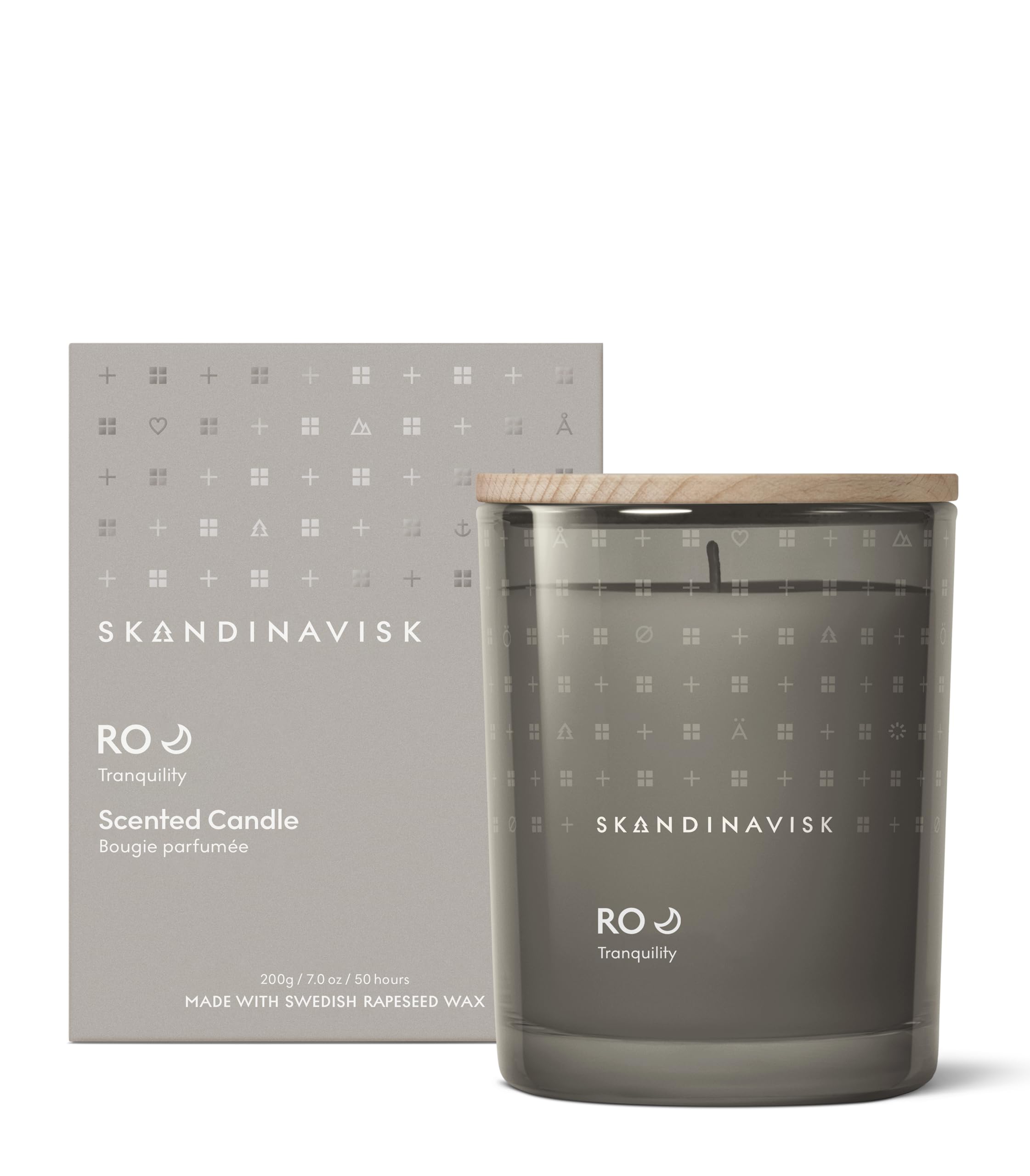 Skandinavisk RO 'Tranquility' Scented Candle. Fragrance Notes: Cut Grasses and Fallen Leaves, Cucumber and Wild Violets. 200 g, Cool Grey