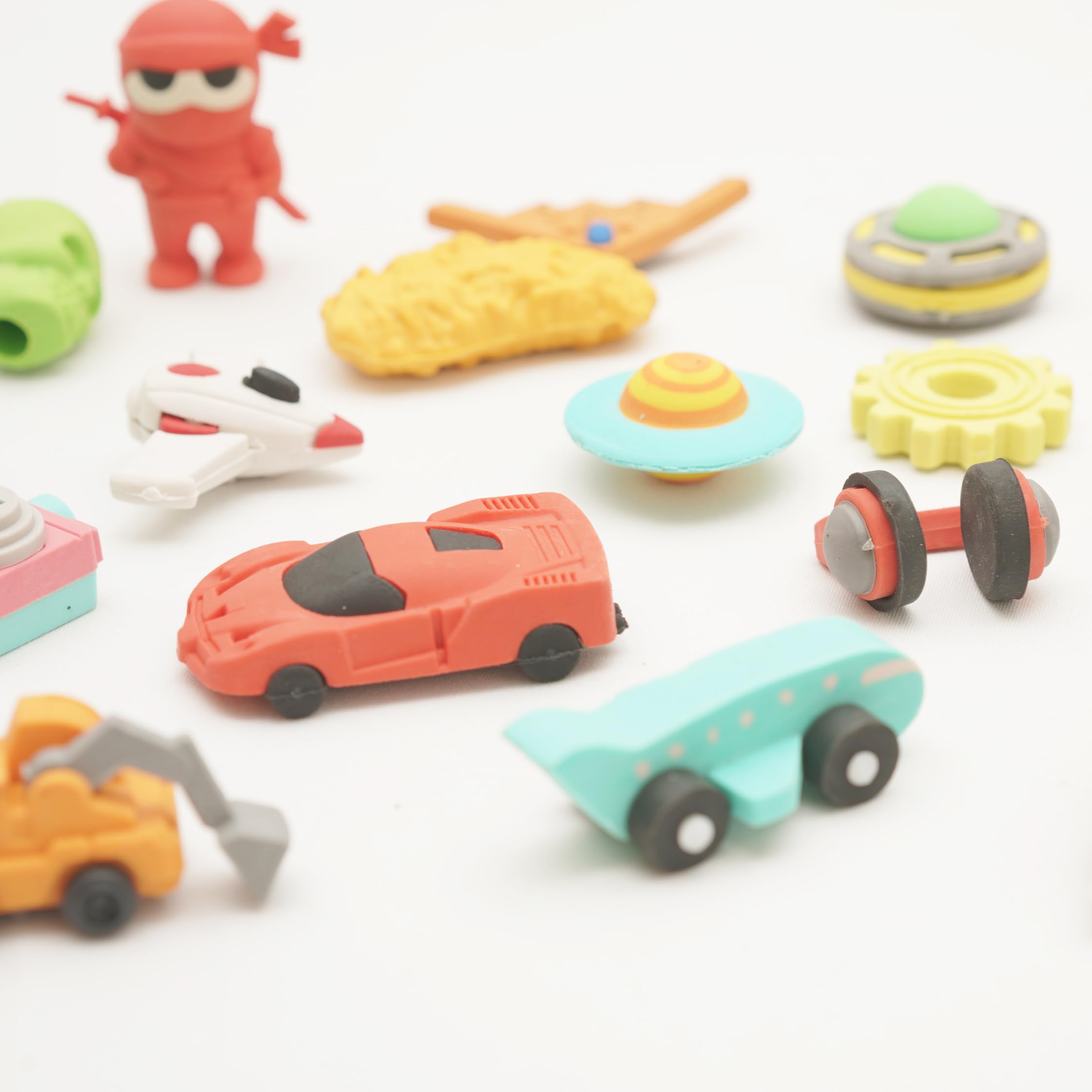 100 Pcs Kids Animal Erasers Bulk Desktop Pets, Random 3D Puzzle Erasers Classroom Rewards, Mini Pencil Erasers Kids Party Favors,Game Rewards Back to School Supplies Treasure Box Toys Gifts