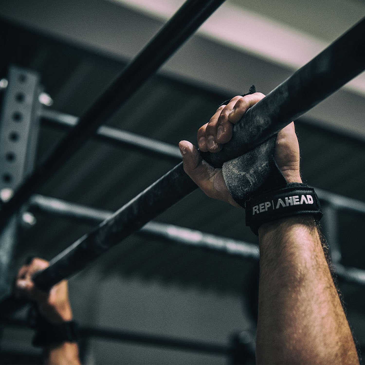 REP AHEAD Grips 2.0 (Guantes/calleras para Atletas)– La protección para Las Manos Extra Fuerte para Crossfit, calistenia, Halterofilia y Gimnasia