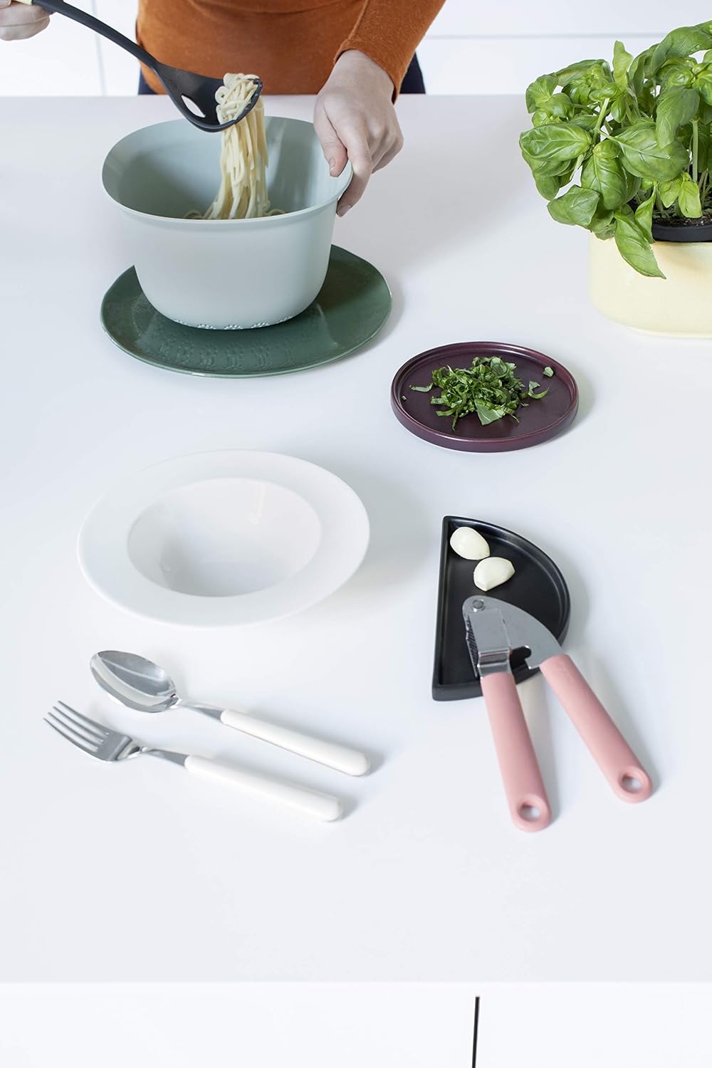 Brabantia Tasty+ Colander, Jade Green 2.4 L 122200 - Image 5