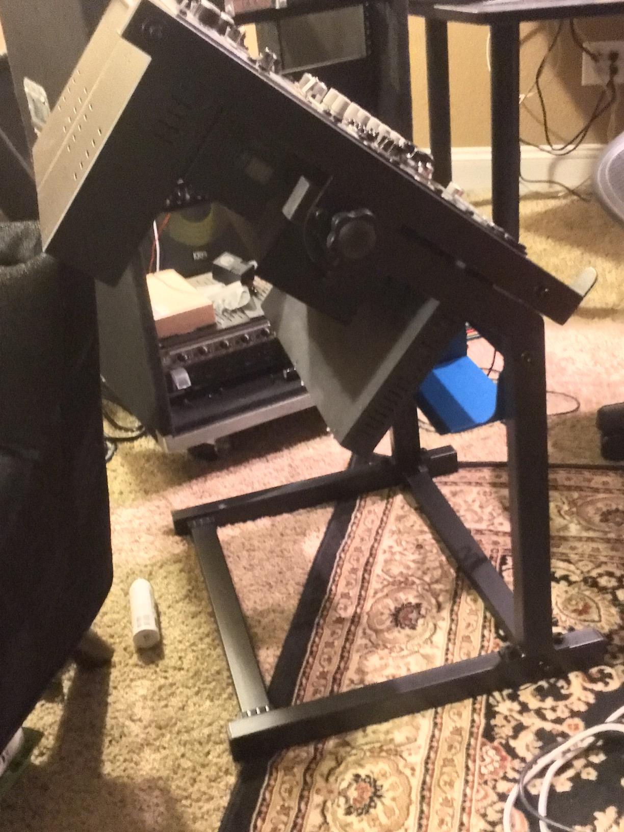 DJ Gear Storage Cabinet GRIFFIN 19U Rack Mount Rolling Stand With ...