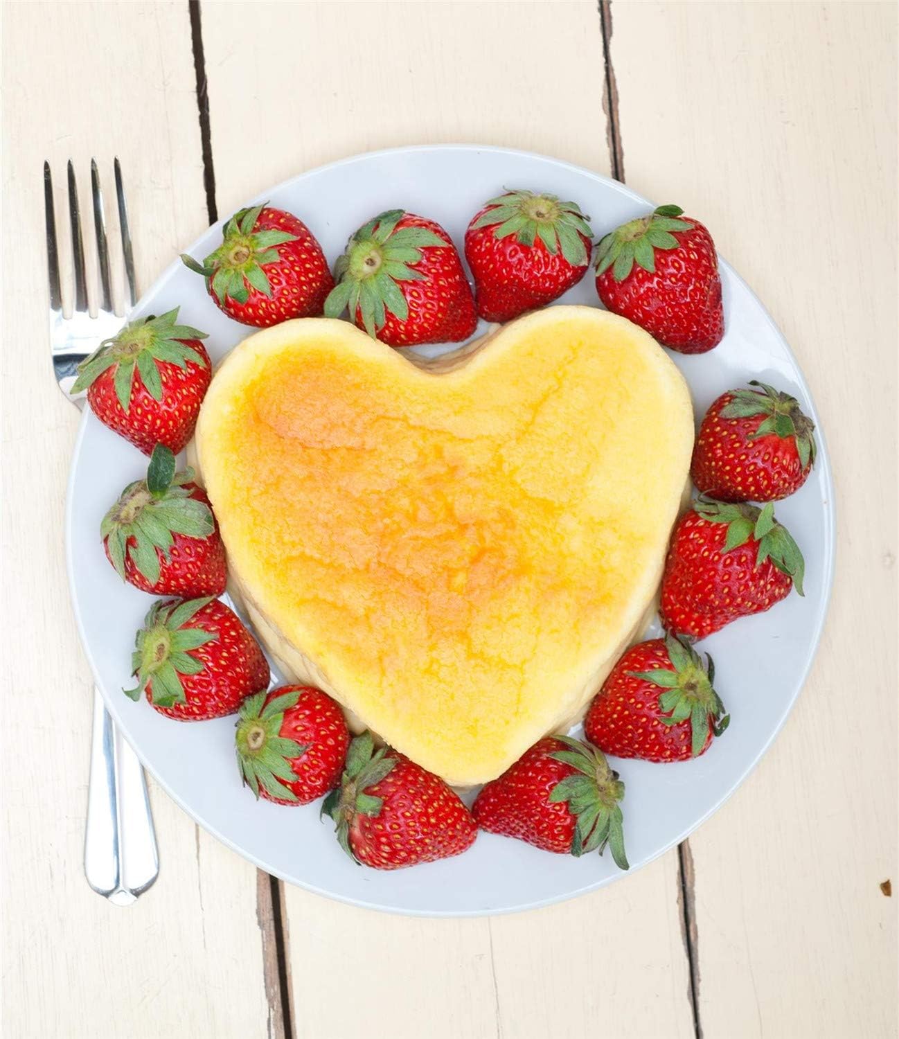8.5" Pink Heart Springform Cake Pan Cheesecake Pan Nonstick Bakeware Pan, Heart Shaped Baking Pan with Removable Bottom, Cake Mold for Baker: Kitchen & Dining