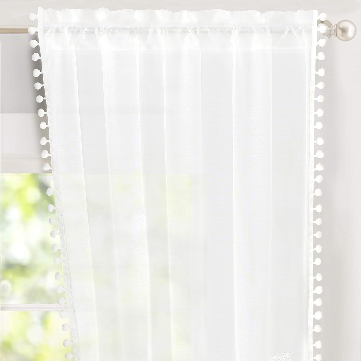 Best pompom for living room