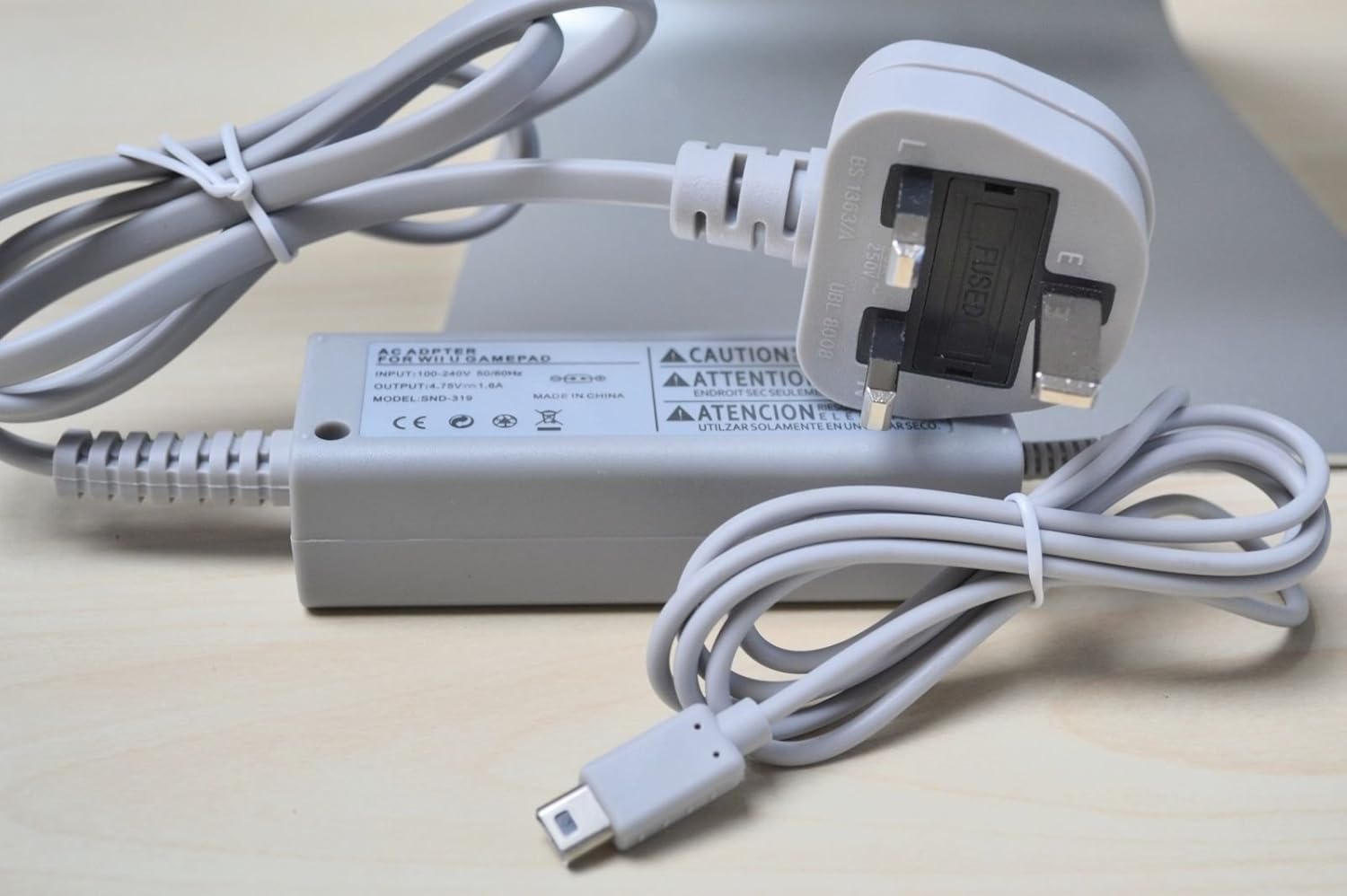 3 Pin UK Standard Charging AC Power Adapter for GamePad (Nintendo Wii U