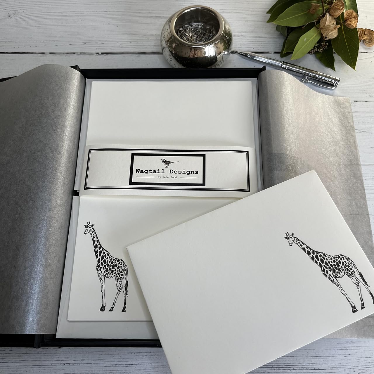 Wagtail Designs Writing Paper Gift Set with a Giraffe Illustration in a Lovely Black Box with Ribbon (18 Sheets and 18 envelopes)
