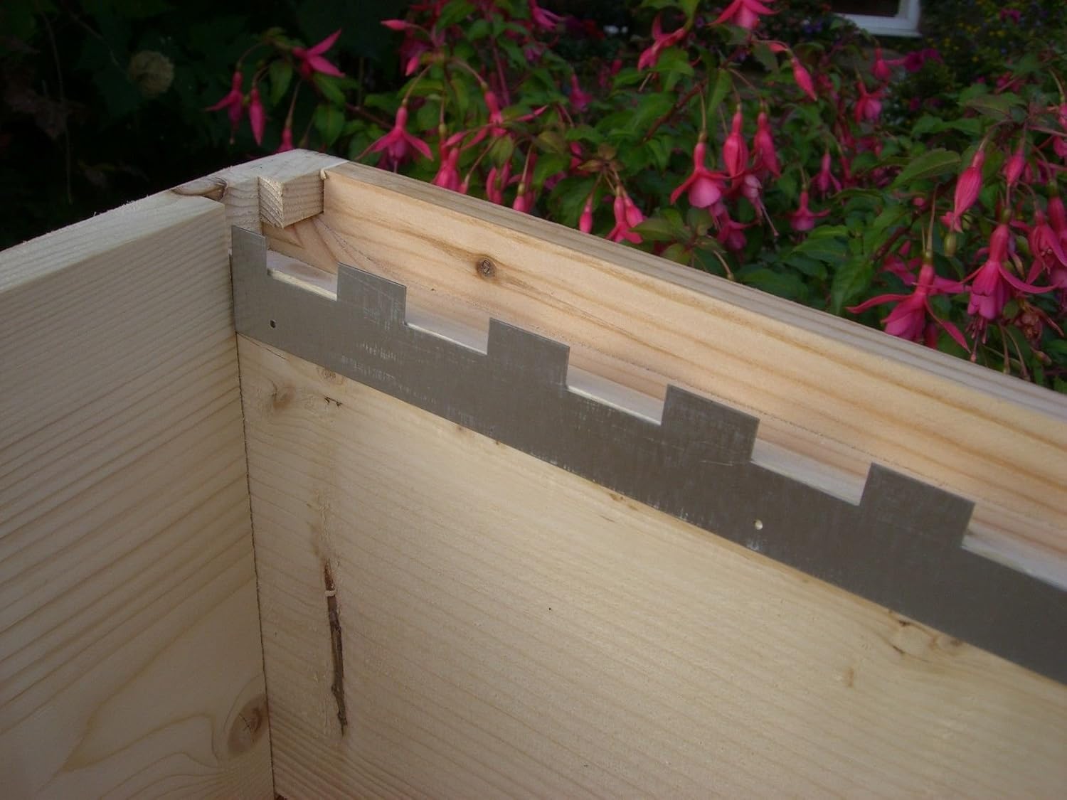 12 Castellated frame spacers (6 pairs) holding 10 frames Amazon.co.uk