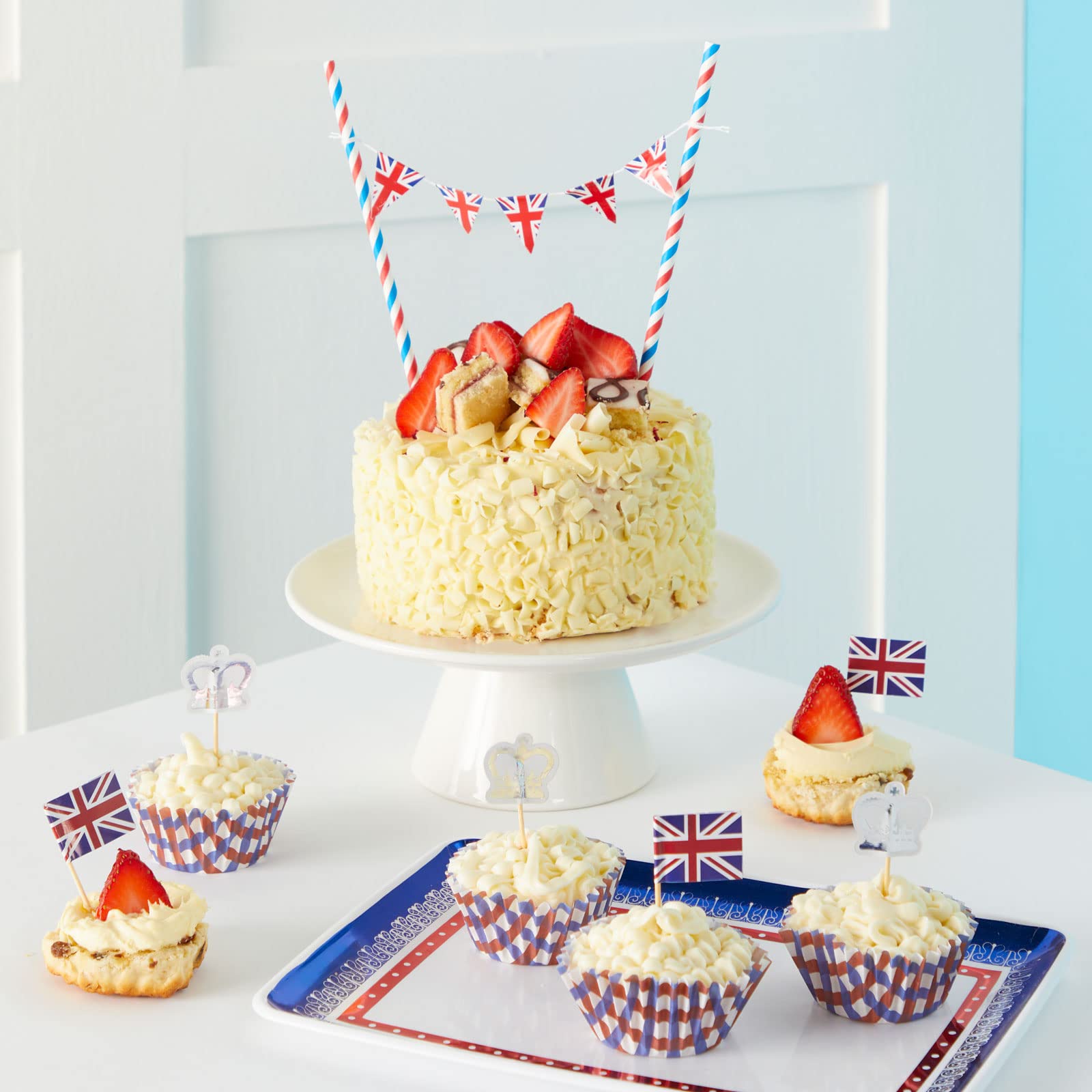 Amscan 9918302 King Charles III Coronation Street Party Kit Platter, Cupcake Set & Cake Bunting, Cartoon