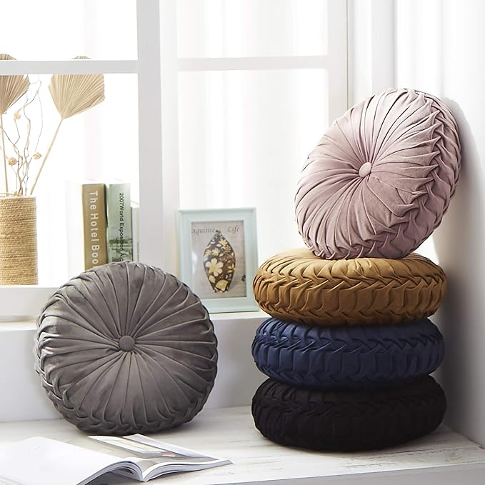 round pintuck pillow