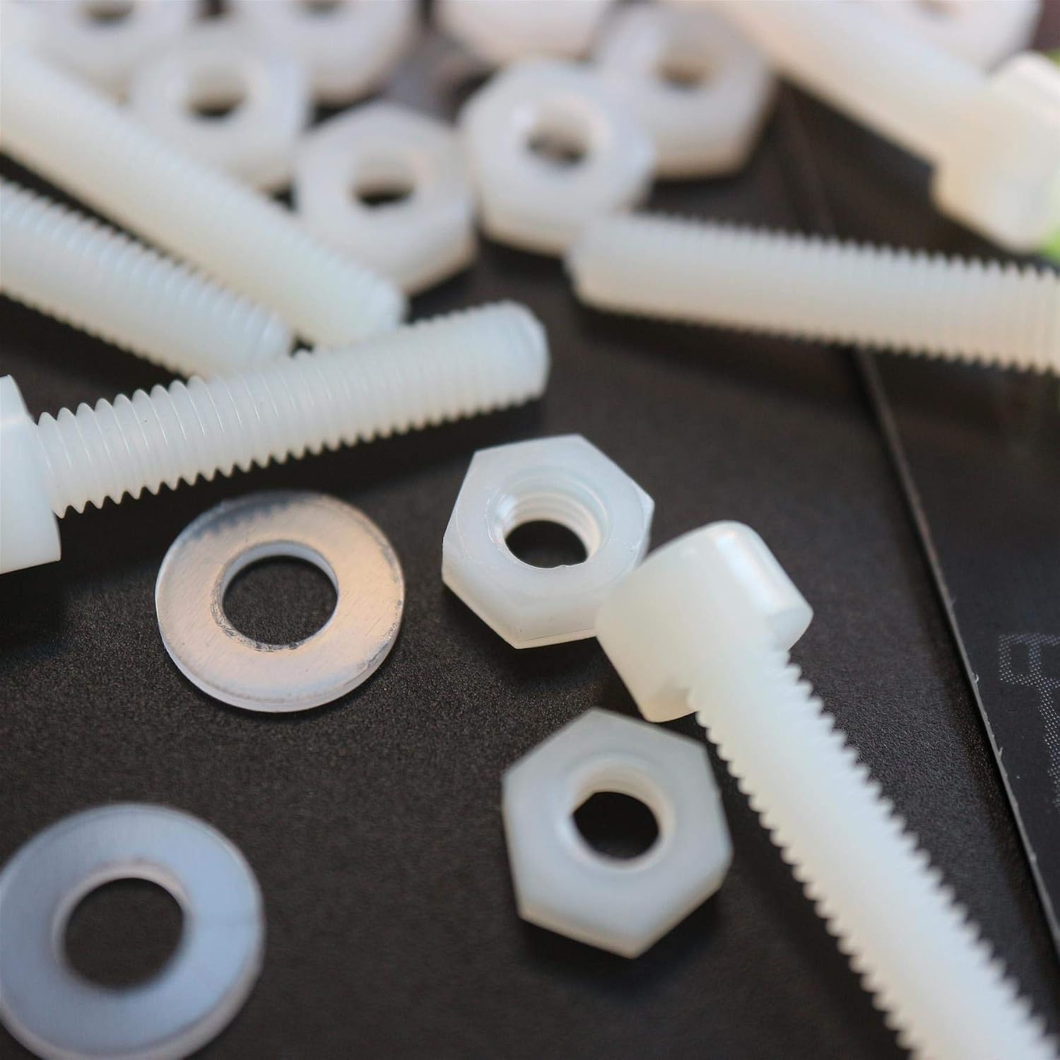 50 x Nylon Natural Socket Head, Plastic Machine Screws, M4 x 20mm, Plastic Bolts, Nuts & Washers - Image 3