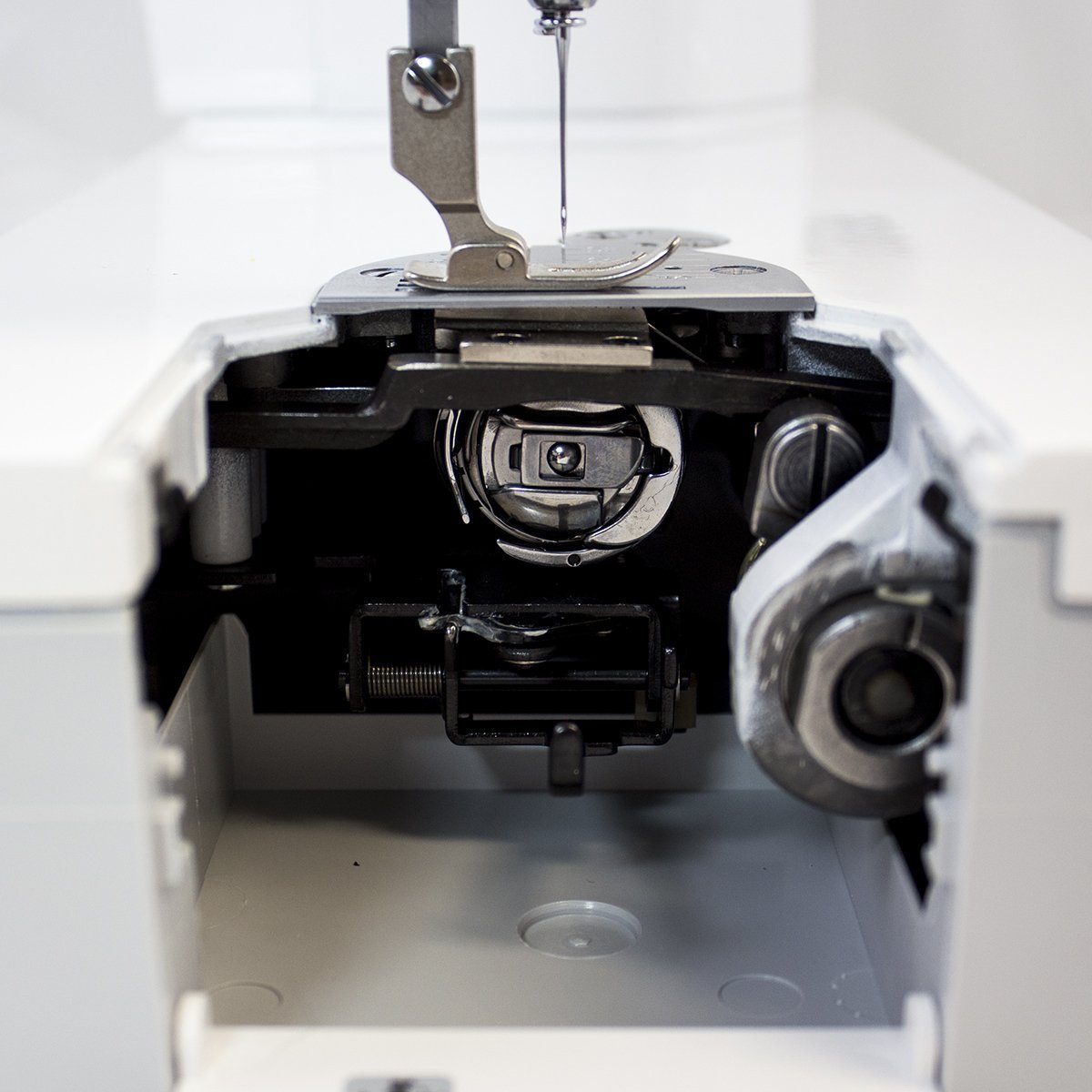 MidArm Quilting Machine vs. LongArm Quilting Machines Comparison