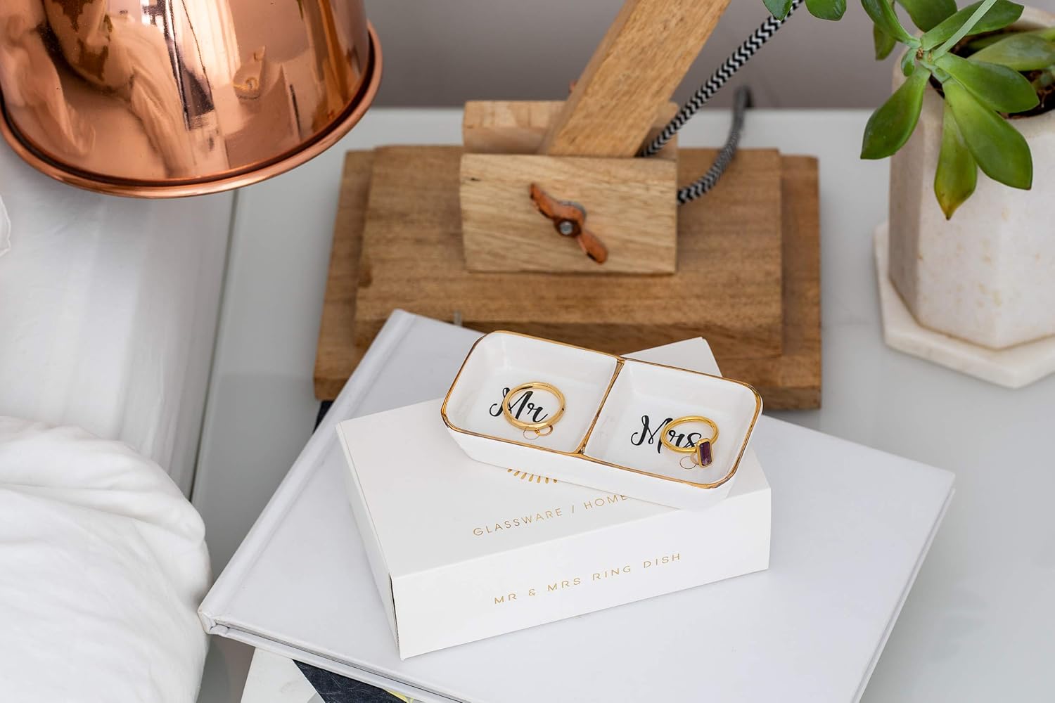VERRE ESPRIT Mr and Mrs Ring Holder Dish in Beautiful Gift Box - Ceramic Ring Dish - Ideal Engagement Gifts for Couples, Honeymoon Gifts, and Wedding Gifts for The Couple Unique: Home & Kitchen