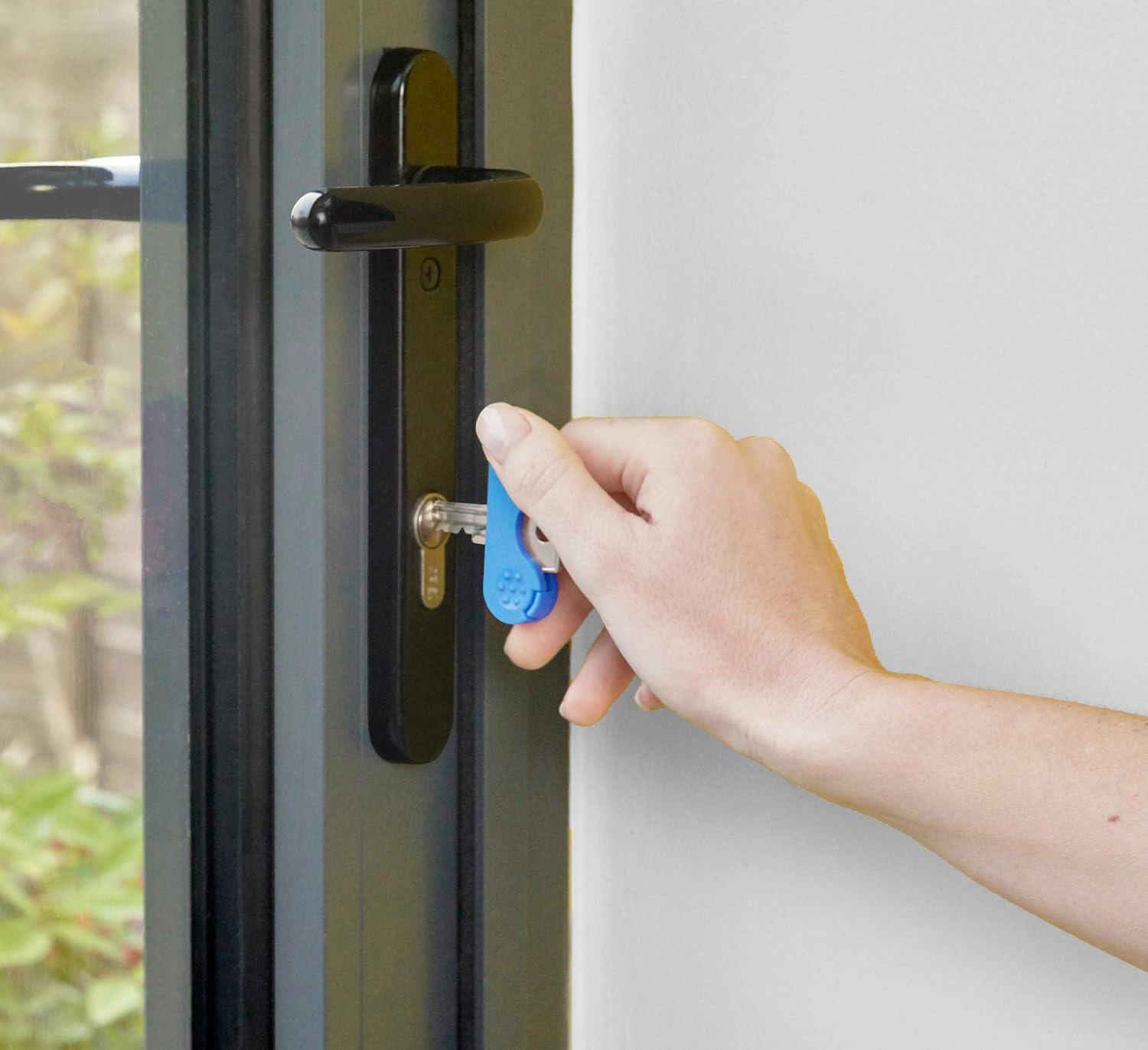 Keywing Key Turner Aid. Award Winning. Makes Keys Much Easier to find, Grip and Turn. Popular as an Arthritis, MS, Elderly, weak Grip & Hand Strength Mobility aid to Help use Keys with Ease. Green.: Health & Personal Care