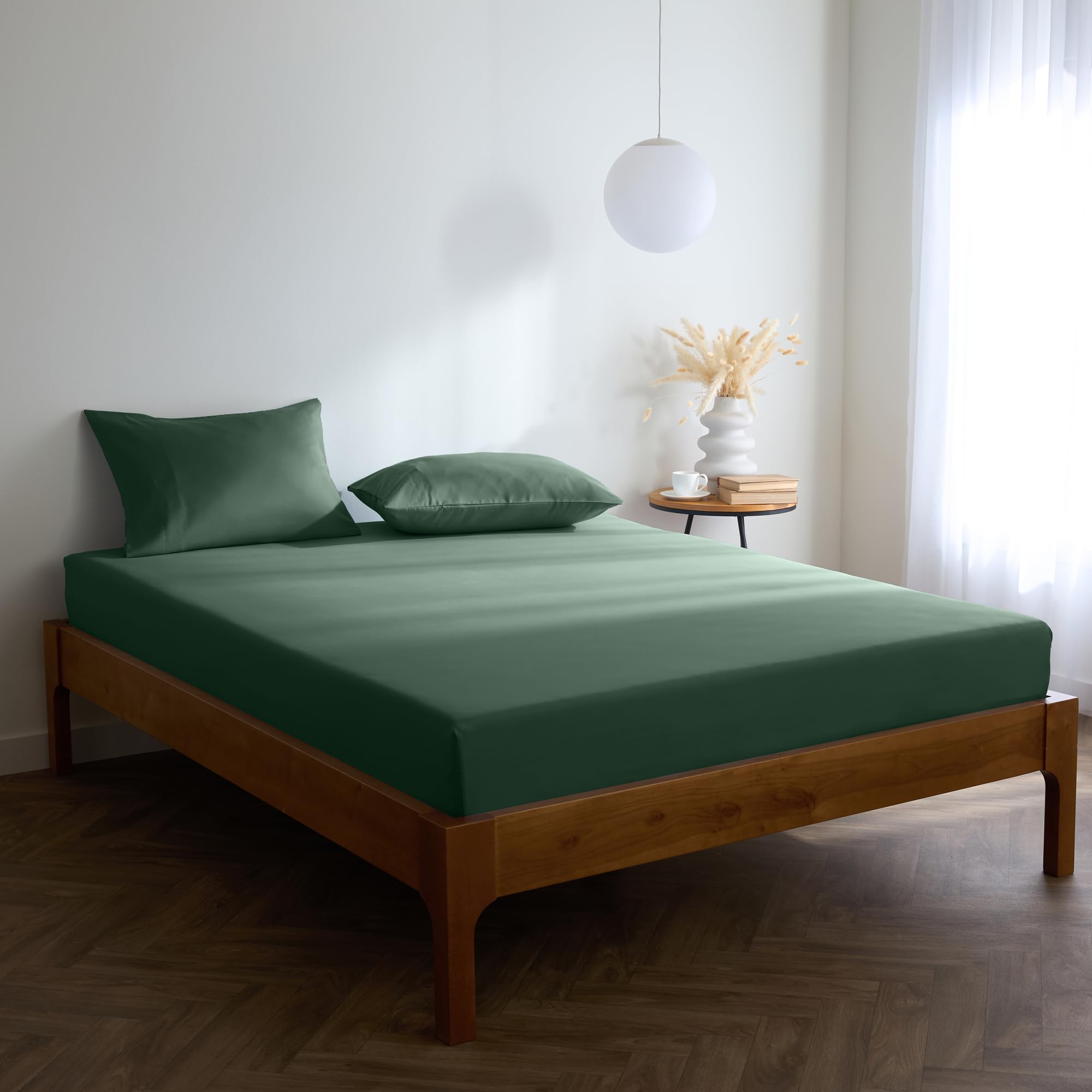 Mellanni Single Fitted Sheet - All Around Elastic - 30 Cm Deep - Ultra Soft Brushed Microfiber, Shrinkage & Fade Resistant - (90x190 cm, Emerald Green)