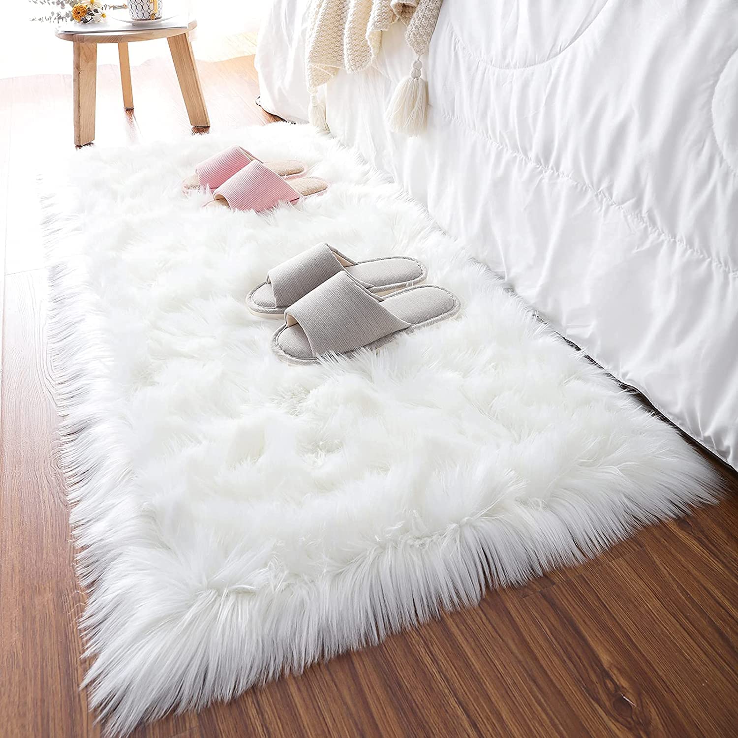 HEQUN Faux Fur Rug, Fluffy Rug, Shaggy Rugs,Faux Sheepskin Rugs Floor Carpet for Bedrooms Living Room Kids Rooms Decor (White, 50 X 150 CM Square)