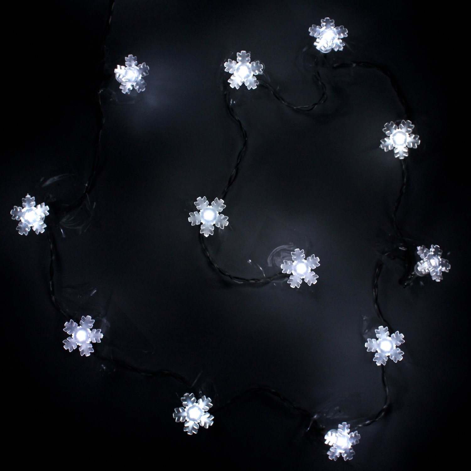 WeRChristmas 100 LED Chasing Christmas Lights with Snowflake Shade and Controller, White