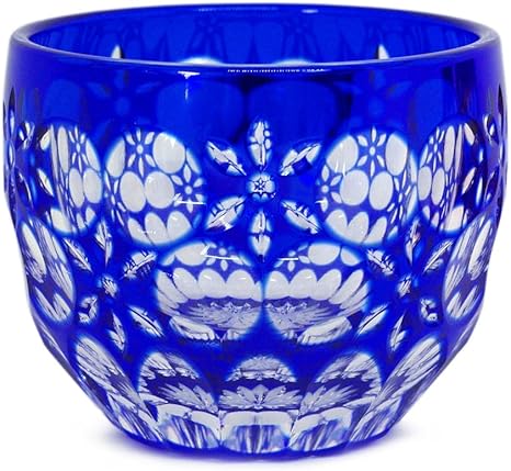 Amazon Co Jp 大場硝子 酒器 木箱入り 万華鏡 瑠璃 約6 0cm 高さ5 0cm 江戸切子 伝統工芸品 お猪口 おちょこ お祝い ギフト プレゼント ホーム キッチン