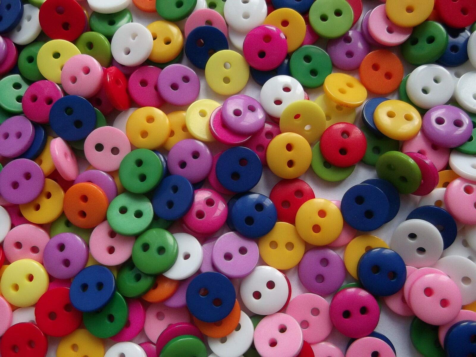 500 x Round Mixed 9mm Sewing Clothes Crafts Scrapbooking Card Making 2 Hole Buttons — image 1