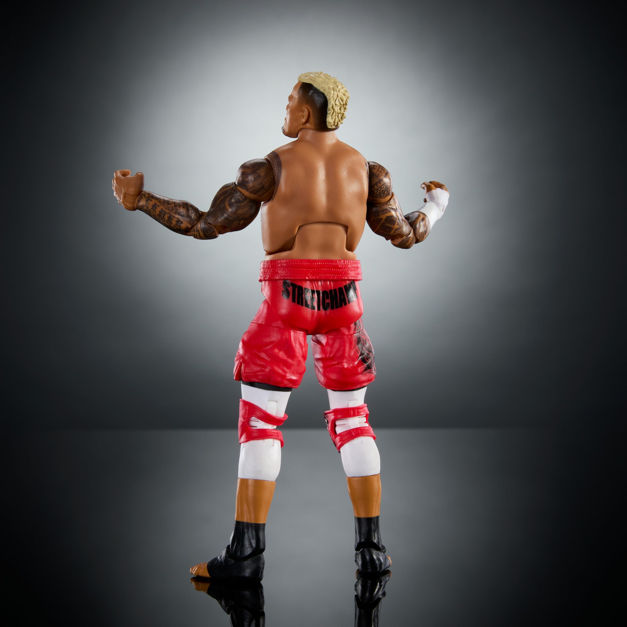 Mattel WWE Elite-actiefiguur en accessoires, serie #107 Solo Sikoa 6 inch verzamelobject met 25 scharnierpunten en verwisselbare handen