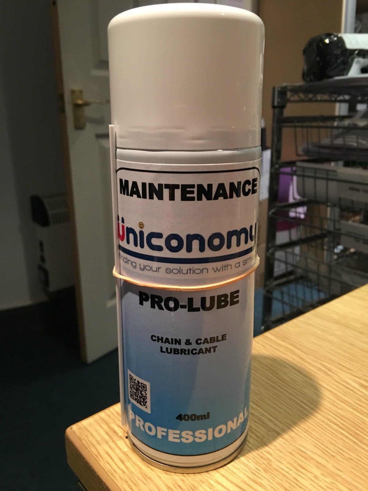 Uniconomy Pro Lube Chain and Cable Lubricant - Comes with applicator tube to reach hard areas, speeds process up