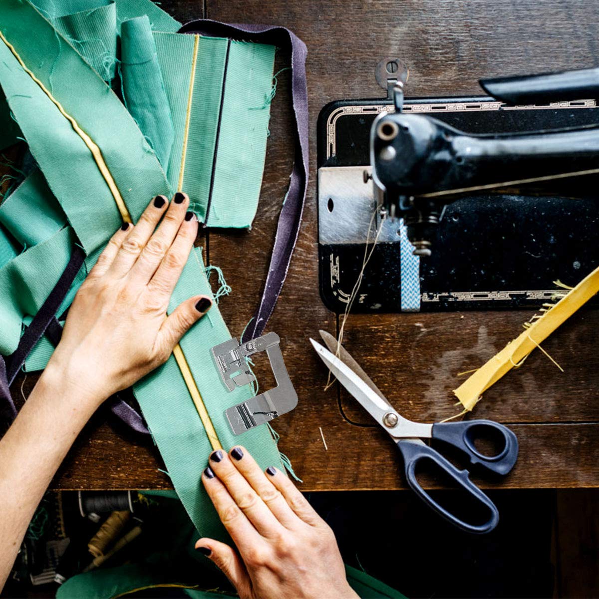 3 Sizes Rolled Hem Pressure Foot Adjustable Sewing Machine Presser Foot Rolled Hem Foot Rolled Hemmer Presser Foot Hemmer Foot Set (1/2\'\',3/4\'\',1\'\') for Low Shank Sewing+3 Pcs Thread Spools Savers