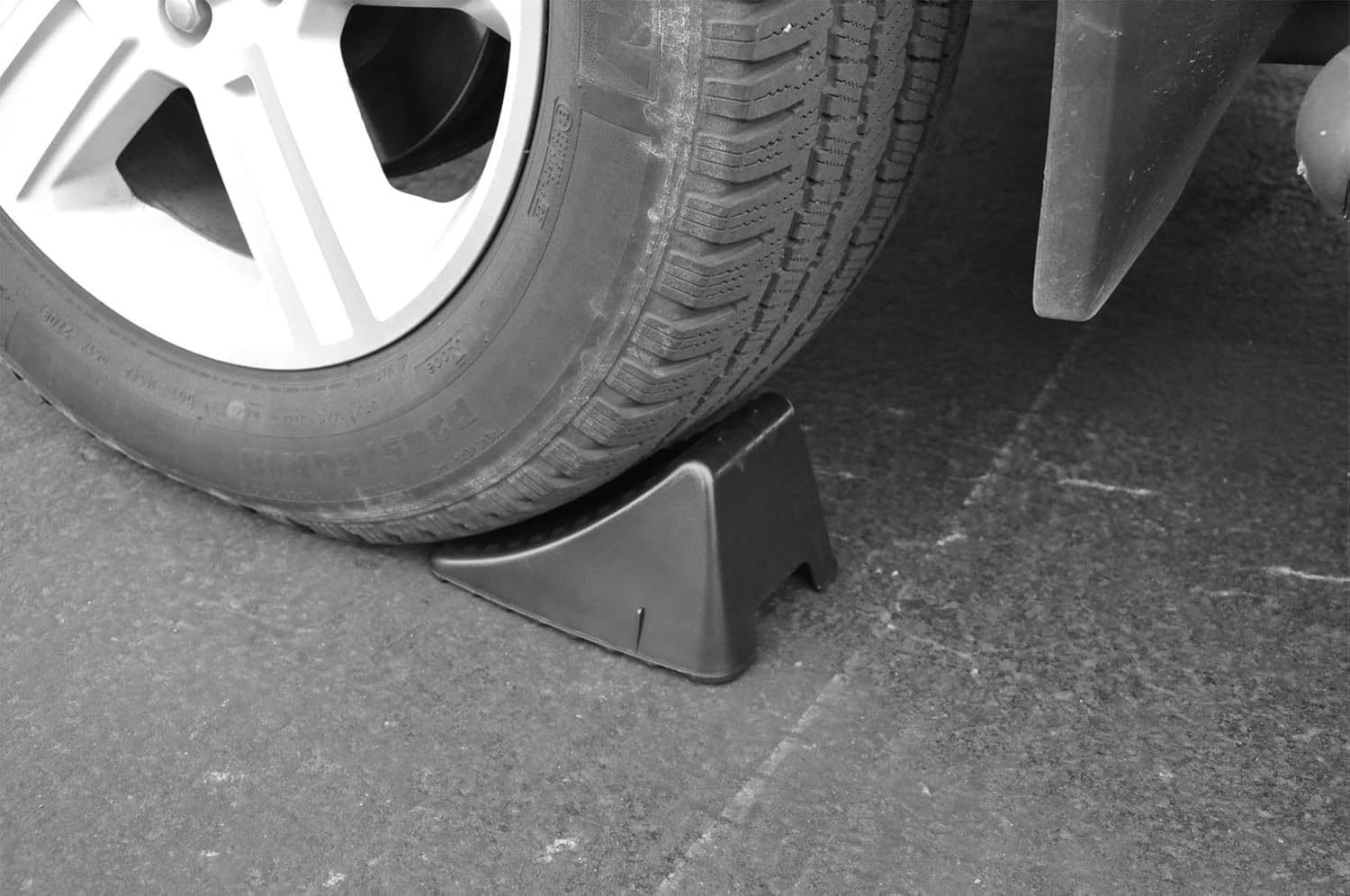 Hopkins FloTool 11930MI Heavy Duty Wheel Chock, (Pack of 2): Automotive