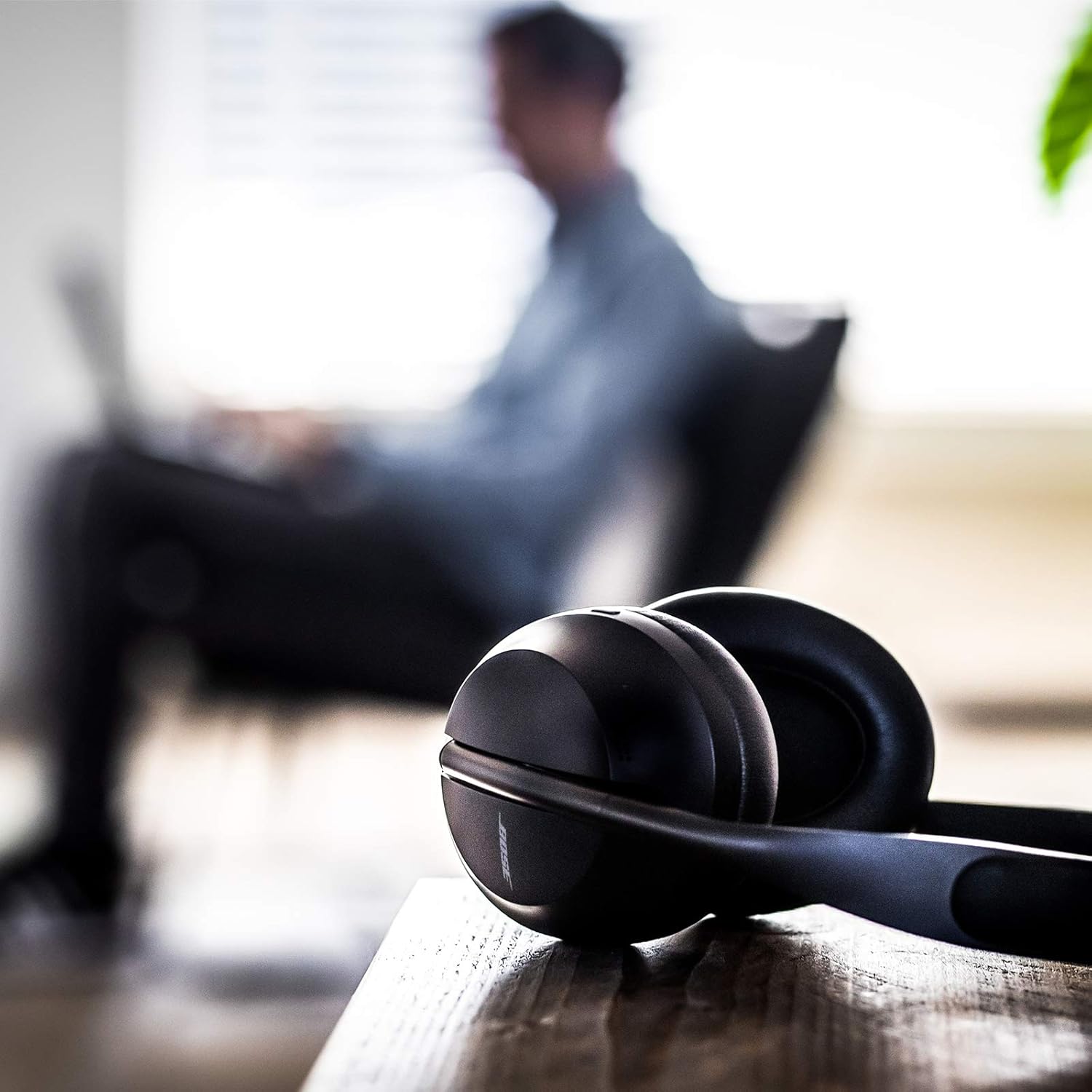 Bose Noise Cancelling Wireless Bluetooth Headphones 700, with Alexa Voice Control, Black: Electronics