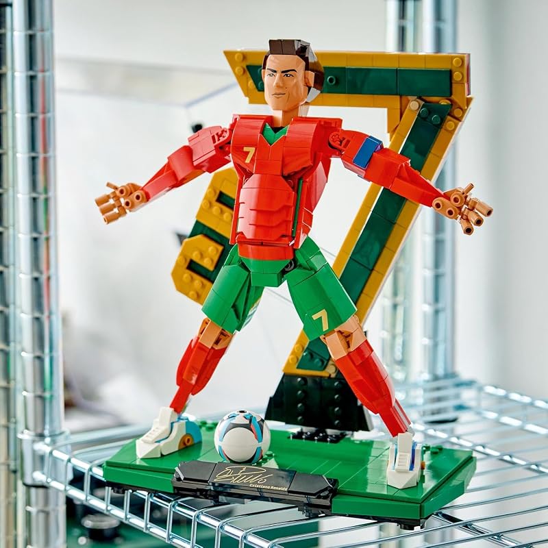 Editions Cristiano Ronaldo – Fußballlegende Spielzeug - 3D Figuren Modellbau - DIY Kinderzimmer Deko - Geschenk für Jungen, Mädchen ab 12 Jahren und Erwachsene Sportfans - 43016 — Foto 7 von 8