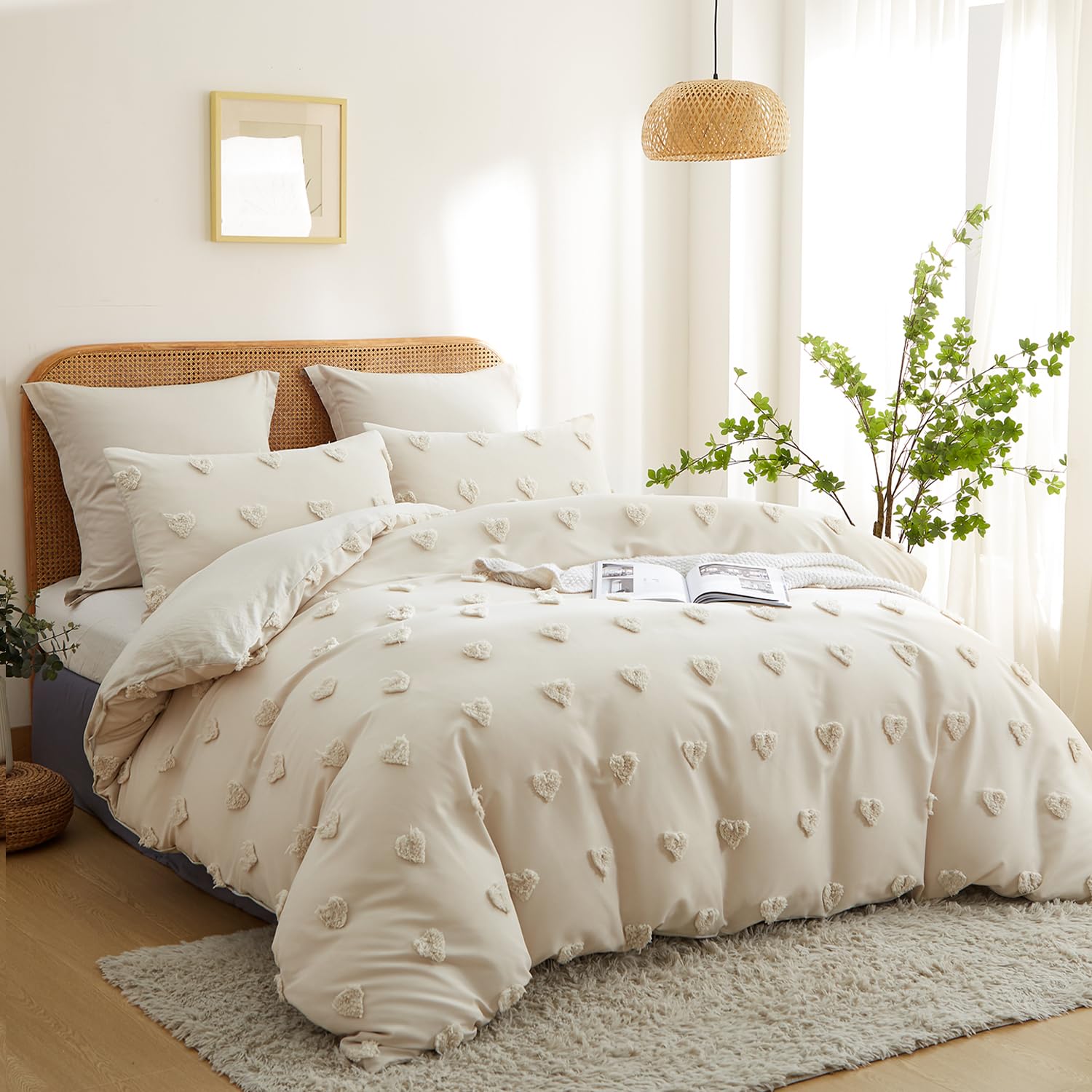 Photo 1 of Nayoroom Boho Duvet Cover Set Queen Size Beige Tufted Chenille Cute Heart Love Textured Comforter Cover 3Pcs Luxury Soft Washed Microfiber Aesthetic Bedding with Zipper Closure for All Season