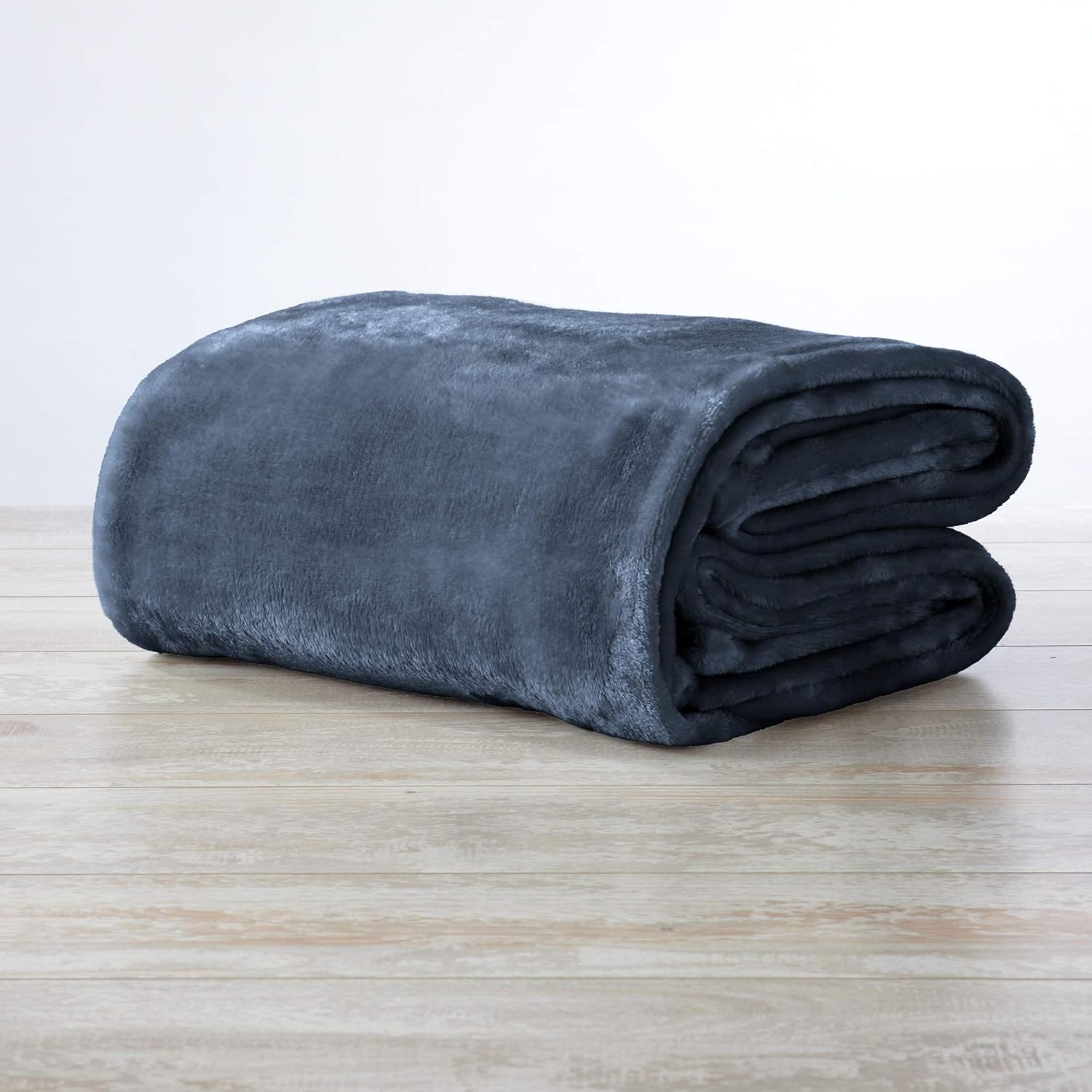 Luxury Velvet Ultra Plush Solid All-Seasons Soft Fleece Bed Blanket. Lightweight, Cozy and Warm. Avianna Collection (Twin, Dark Denim): Kitchen & Dining