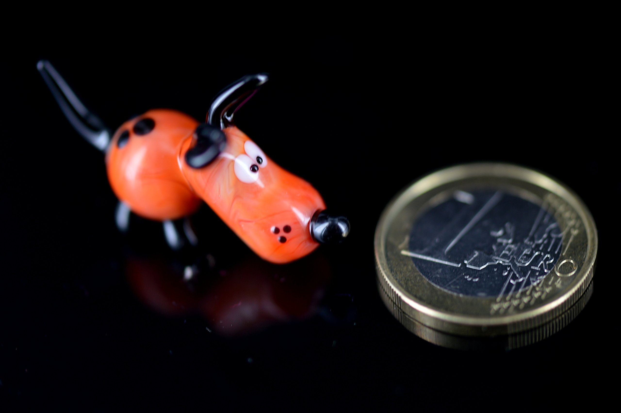 Sniffling Dog Mini Glass Miniature Glass Fugure K5 Brown Red Orange Decorative Display Case