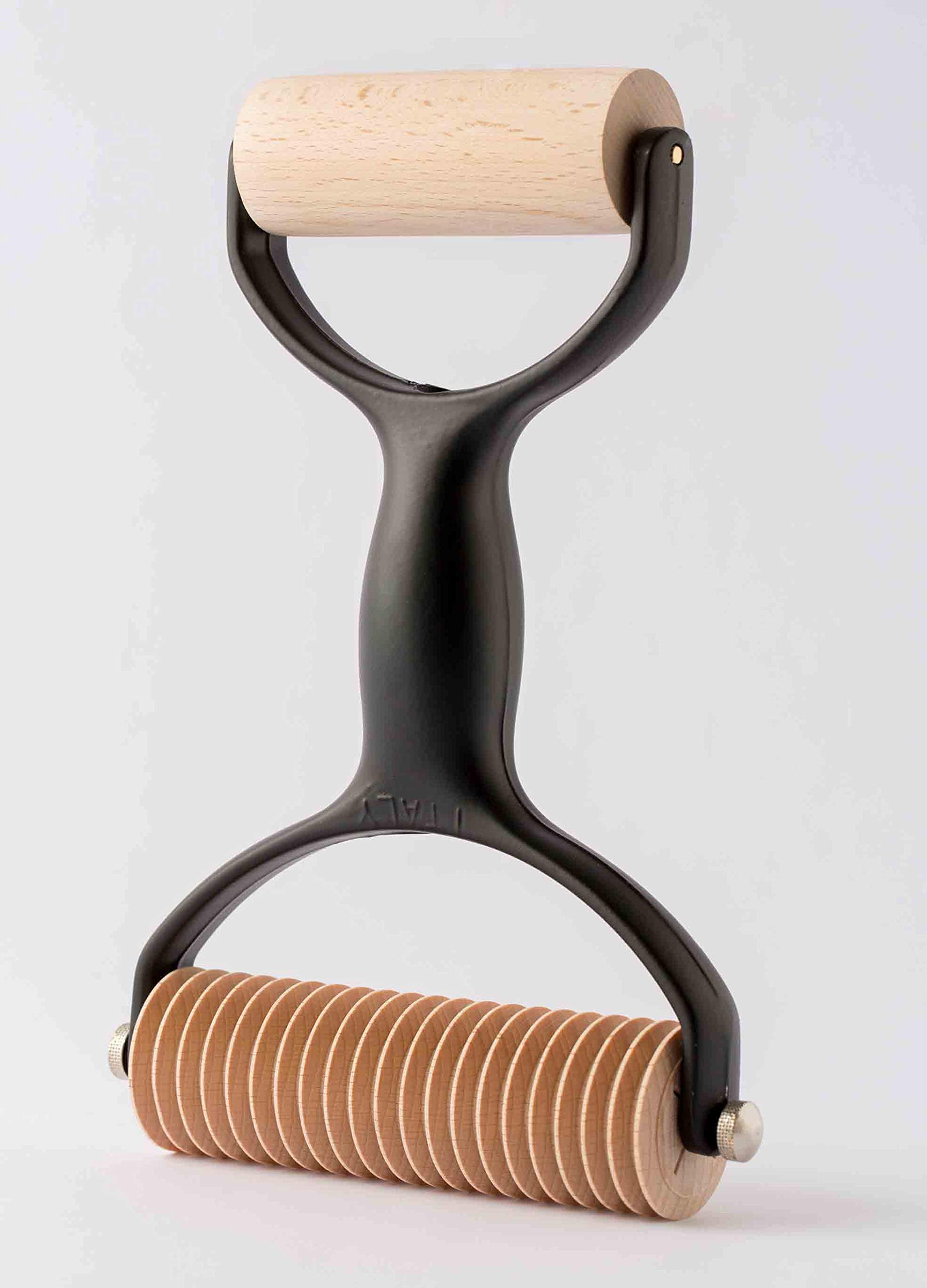 Wheel Cutter Tool Kit with 4 Interchangeable Rollers and 1 Fixed Rolling Pin for Tagliolini Pappardelle Fettuccine Tagliatelle Various Colours Black Green and Amaranth Red (Black)