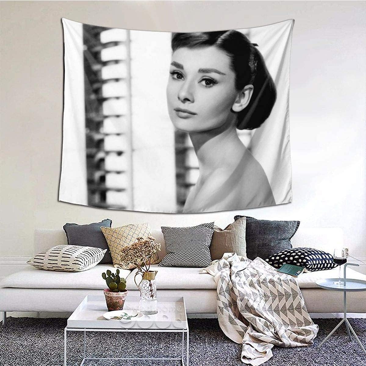 Amazon Co Jp タペストリー オードリーヘップバーン おしゃれ壁掛け 壁飾り インテリア ウォールアート 多機能 布ポスター パーティー リビング 窓 お部屋 和室 お店 雑貨 個性ギフト 人気 新年祝い 0 150cm Generic