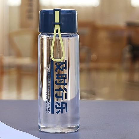 Amazon ウォーターボトル 260ml 大容量 直飲み お洒落 水筒 プラスチック 軽量 携帯便利 子供 大人兼用 可愛い 透明ボトル 飲料ボトル 広口 ストラップ シンプル もれない 耐冷耐熱 洗いやすい 学校 オフィス 男女兼用 家族キャンプ 遠足 アウトドア 春夏秋冬 水筒