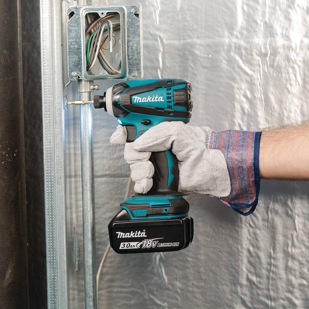 71BzF%2BiAUaL._SL1000_ Makita XT702 18V LXT Lithium-Ion Cordless Combo Kit Review