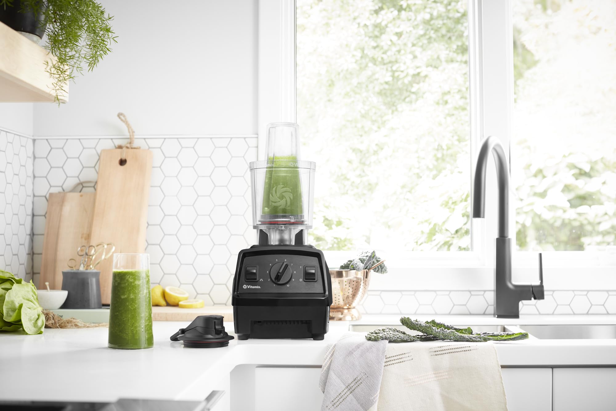 Vitamix Personal Cup Adapter, BPA-Free, Dishwasher Safe, Two 20oz Cups, Two Lids and One Adapter, Clear