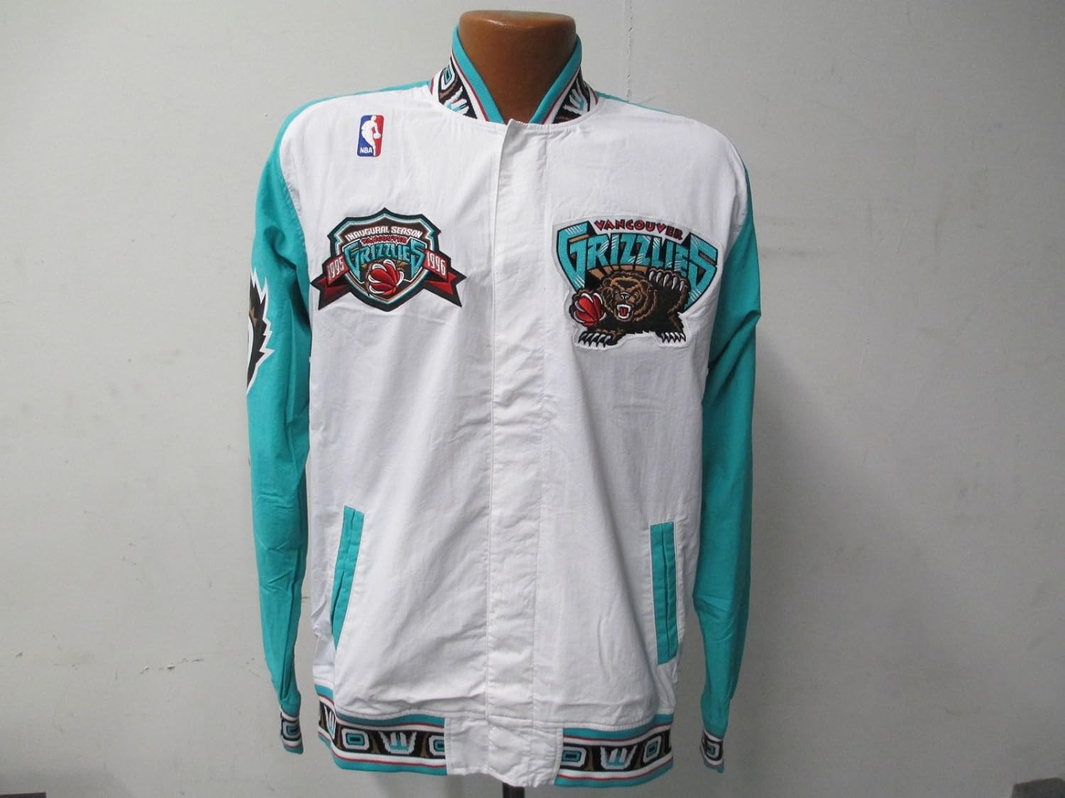 vancouver grizzlies warm up jacket