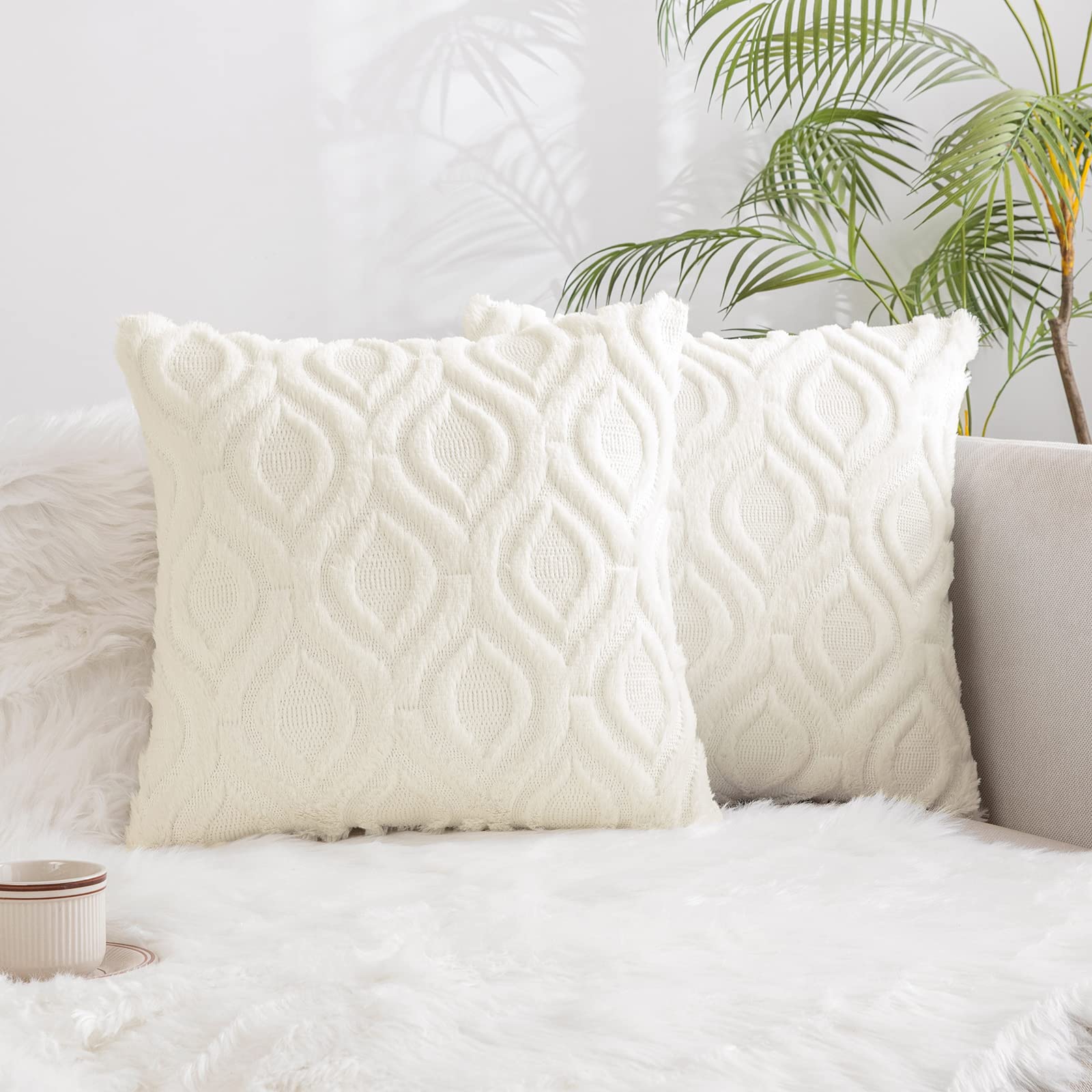 MIULEE Set of 2 Cushion Covers 45 x 45 cm Short Wool and Polyester Blend Soft Comfortable Soft Soft Round Pattern Decorative Bohemian Fur Pillowcase for Living Room, Bedroom, Sofa, Milk White Velvet