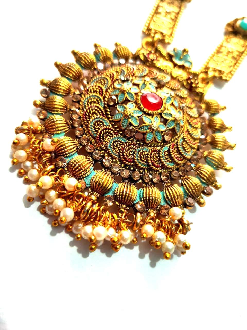 Buy latest artificial necklace jewellery set trending at Amazon.in